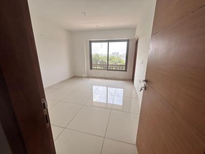 Bedroom Image of 4050 Sq.ft 4 BHK Apartment / Flat for rent in Saral Air, Sabarmati Ahmedabad for Rs. 60000