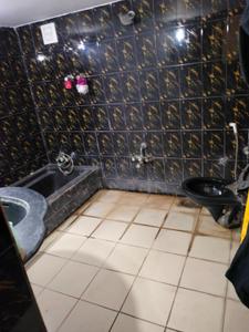 Bathroom Image of 3200 Sq.ft 3 BHK Duplex for sale in Manjalpur Vadodara for Rs. 15000000