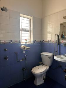 Bathroom Image of 1400 Sq.ft 3 BHK Apartment / Flat for sale in Jasola New Delhi for Rs. 36500000