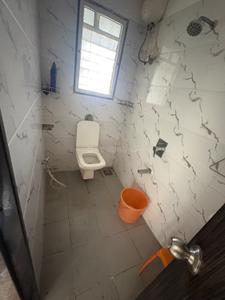 Bathroom Image of 600 Sq.ft 1 BHK Apartment / Flat for rent in Siddhi Highland Park, Thane West Thane for Rs. 26000