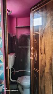 Bathroom Image of 750 Sq.ft 1 RK Independent House for rent in South Dum Dum Kolkata for Rs. 4000