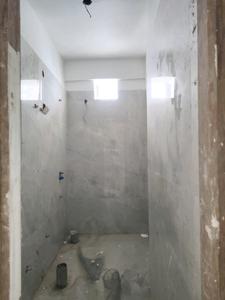 Common Bathroom Image of 1400 Sq.ft 3 BHK Apartment / Flat for sale in Titania Residency , Phi IV Greater Noida for Rs. 8200200