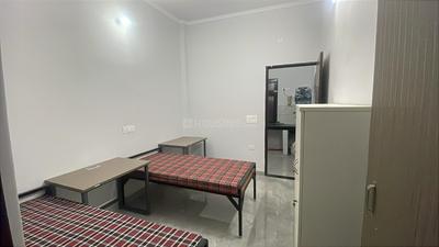 Bedroom Image of Shiv Shakti PG  in Chipiyana Buzurg, Ghaziabad