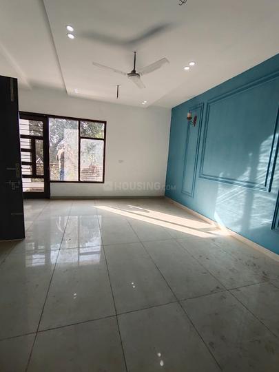 Motia Platinum Floors Main Image 1