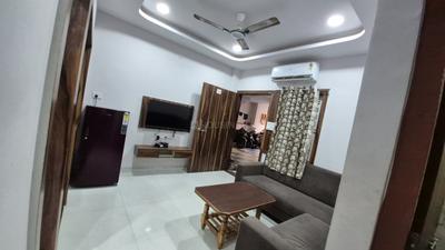 Living Room Image of 600 Sq.ft 1 BHK Apartment / Flat for rent in Veena Nagar Indore for Rs. 18000