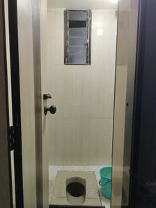 Common Bathroom Image of 800 Sq.ft 2 BHK Apartment / Flat for rent in Greenland Apartments, Andheri East Mumbai for Rs. 75000