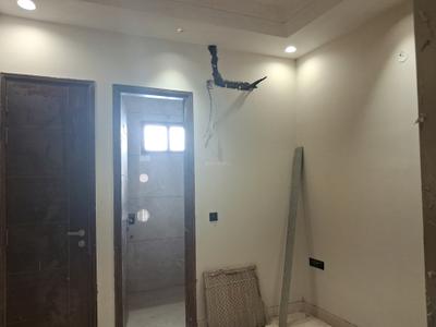 Bedroom Image of 900 Sq.ft 3 BHK Builder Floor for sale in Paschim Vihar New Delhi for Rs. 21000000