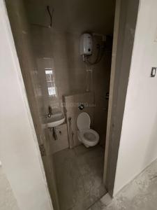 Bathroom Image of 628 Sq.ft 1 BHK Apartment / Flat for rent in Enso Sanza, Kandivali East Mumbai for Rs. 28000