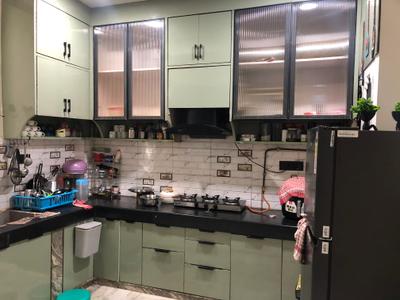 Kitchen Image of 1300 Sq.ft 3 BHK Builder Floor for rent in Jaipuria Sunrise Enclave, Kaushambi Ghaziabad for Rs. 40000