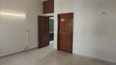 Bedroom Image of 2700 Sq.ft 3 BHK Builder Floor for rent in Greater Kailash II New Delhi for Rs. 75000