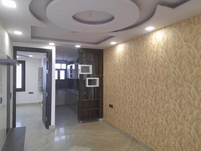 Bedroom Image of 850 Sq.ft 3 BHK Builder Floor for sale in Shalimar Bagh New Delhi for Rs. 14000000