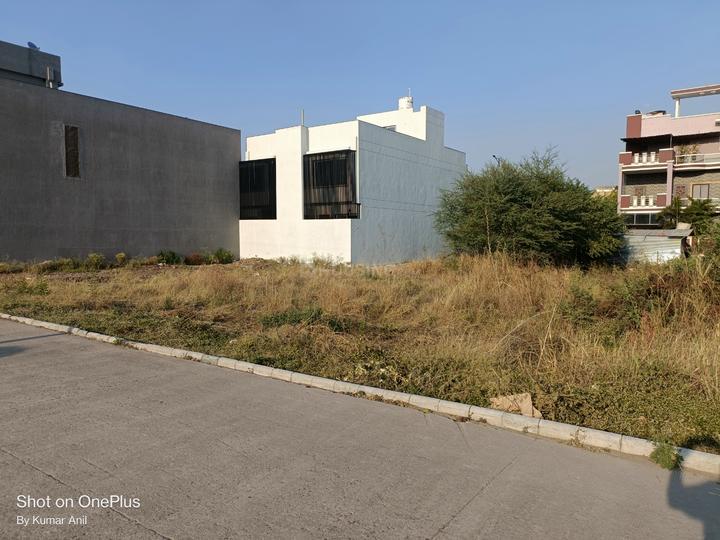 Aarone County Walk Plots Main Image 1