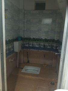 Bathroom Image of 700 Sq.ft 1 BHK Builder Floor for rent in Karaundi Varanasi for Rs. 6000