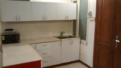 Kitchen Image of 700 Sq.ft 1 BHK Builder Floor for rent in  RWA East Of Kailash SFS Flats, East Of Kailash New Delhi for Rs. 50000