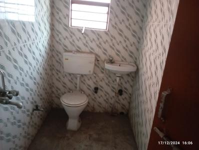 Bathroom Image of 1000 Sq.ft 3 BHK Independent House for rent in Chira Chas Bokaro for Rs. 8000