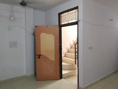 Living Room Image of 650 Sq.ft 2 BHK Builder Floor for rent in Mayur Vihar Phase 1 New Delhi for Rs. 17000