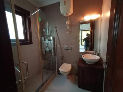 Bathroom Image of 2400 Sq.ft 4 BHK Builder Floor for rent in Vasant Vihar New Delhi for Rs. 225000