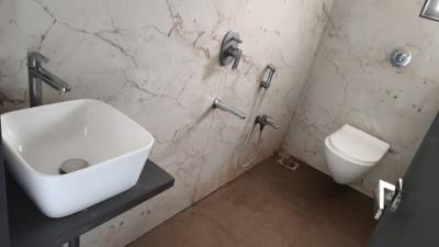 Bathroom Image of 418 Sq.ft 1 BHK Apartment / Flat for rent in Kaveri Heights, Ghatkopar East Mumbai for Rs. 42000