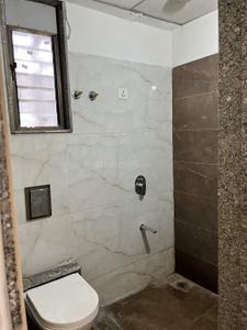 Bathroom Image of 400 Sq.ft 2 BHK Apartment / Flat for rent in Arham Vimla Residency, Paldi Ahmedabad for Rs. 25000