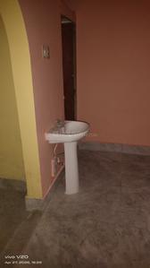 Bathroom Image of 500 Sq.ft 1 BHK Apartment / Flat for rent in Dum Dum Kolkata for Rs. 7000