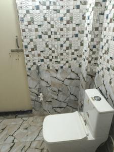 Bathroom Image of 350 Sq.ft 1 BHK Independent House for rent in Navi Kot Nandana Lucknow for Rs. 7000