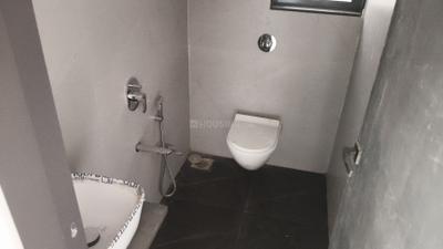 Bathroom Image of 425 Sq.ft 1 BHK Apartment / Flat for sale in Kaveri Heights, Ghatkopar East Mumbai for Rs. 10500000