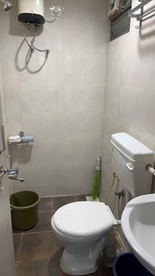 Bathroom Image of 630 Sq.ft 1 BHK Apartment / Flat for sale in Savvy Studioz, Gota Ahmedabad for Rs. 4000000