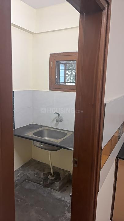 Narayan Narayans Leo Main Image 1