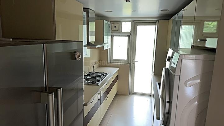 DLF Kings Court Main Image 1