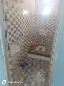Bathroom Image of 1200 Sq.ft 1 BHK Independent House for rent in Ramkrishan Nagar Patna for Rs. 6500