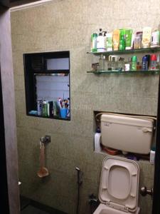 Bathroom Image of 850 Sq.ft 2 BHK Apartment / Flat for sale in Juhu Mumbai for Rs. 30000000