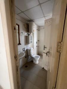 Bathroom Image of 1210 Sq.ft 3 BHK Apartment / Flat for sale in Amrapali Silicon City, Sector 76 Noida for Rs. 15000000