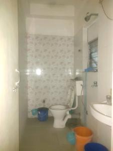 Common Bathroom Image of 608 Sq.ft 2 BHK Apartment / Flat for sale in Magnolia City, Barasat Kolkata for Rs. 1750000
