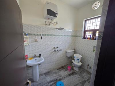 Bathroom Image of 2000 Sq.ft 2 BHK Builder Floor for rent in Model Town Bathinda for Rs. 16000
