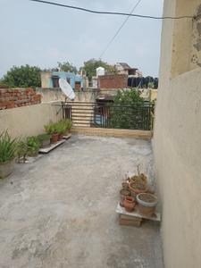 Balcony Image of 500 Sq.ft 1.5 BHK Builder Floor for rent in Dilshad Garden New Delhi for Rs. 16000
