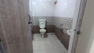 Bathroom Image of 600 Sq.ft 1 BHK Builder Floor for rent in Koramangala Bengaluru for Rs. 18000