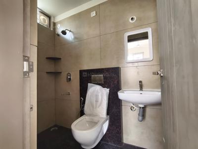 Bathroom Image of 608 Sq.ft 1 BHK Builder Floor for rent in Yemalur Bengaluru for Rs. 25000