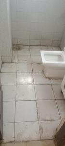 Bathroom Image of 450 Sq.ft 1 RK Apartment / Flat for sale in Logix Blossom Zest, Sector 143 Noida for Rs. 3700000