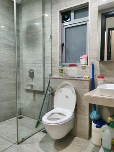Common Bathroom Image of 1050 Sq.ft 3 BHK Apartment / Flat for sale in Oberoi Eternia Towers A to D, Mulund West Mumbai for Rs. 32450000