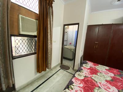 Bedroom Image of 900 Sq.ft 2 BHK Builder Floor for rent in Subhash Nagar New Delhi for Rs. 28000