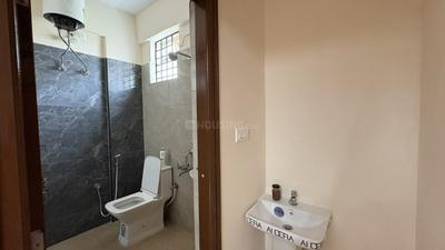 Bathroom Image of 650 Sq.ft 1 BHK Apartment / Flat for rent in Whitefield Bengaluru for Rs. 27000