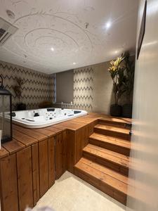 Image of 1565 Sq.ft 3 BHK Apartment / Flat for sale in Ashiana The Centre Court, Sector 88A, Gurgaon for Rs. 20500000