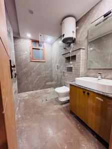 Bathroom Image of 2000 Sq.ft 4 BHK Apartment / Flat for sale in Saket New Delhi for Rs. 17200000