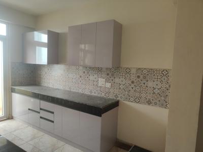 Kitchen Image of 2415 Sq.ft 4 BHK Apartment / Flat for rent in Rise Organic Homes Phase 1, Mahurali Ghaziabad for Rs. 40000