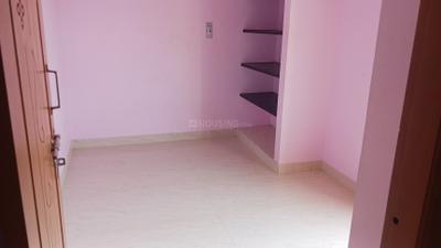 Living Room Image of 650 Sq.ft 2 BHK Duplex for rent in Otthakadai Madurai for Rs. 10000