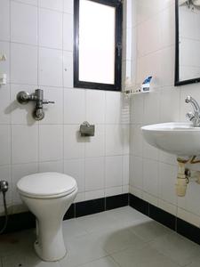 Common Bathroom Image of 880 Sq.ft 2 BHK Apartment / Flat for sale in Hiranandani Villa Grand, Hiranandani Estate Thane for Rs. 14500000