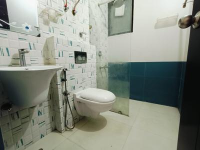 Bathroom Image of 1500 Sq.ft 2 BHK Builder Floor for rent in Karkardooma New Delhi for Rs. 40000