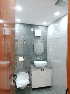 Common Bathroom One Image of 2700 Sq.ft 4 BHK Apartment / Flat for sale in Ashwaryam Apartments, Sector 4 Dwarka New Delhi for Rs. 42100000