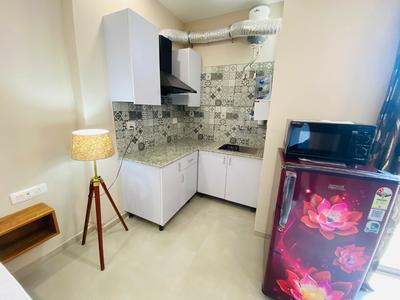 Kitchen Image of 580 Sq.ft 1 RK Builder Floor for rent in South City Floors 1, Sector 41 Gurgaon for Rs. 21000