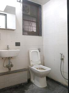 Common Bathroom Image of 1075 Sq.ft 2 BHK Apartment / Flat for rent in Kalpataru Tarangan I, Thane West Thane for Rs. 52000